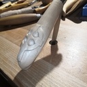 Une croix celtique et un couteau