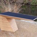 Bureau en porte-à-faux