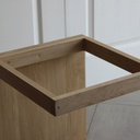 Une table d'appoint en chêne