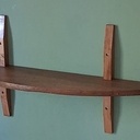 Etagères avec des volets de table