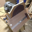 Ponceuse à disque à plateau inclinable