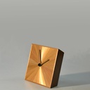 Horloge en noyer et marqueterie de paille