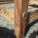 assemblage des traverses par clés de bois. Démontable, et sans pièce métallique.