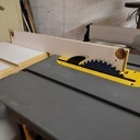 Petite extension arrière et pliable pour scie