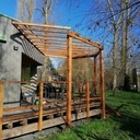 Terrasse sur pilotis avec sa pergola