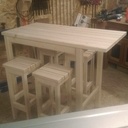 Table haute et ses tabourets