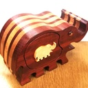 Un éléphant sa trompe