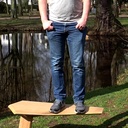 Table basse en porte-à-faux