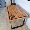 Table de cuisine avec motifs epoxy