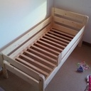 Lit d'enfant en épicéa