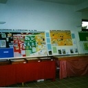 Une partie d'expo avec vitrines maison