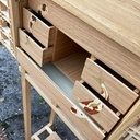 Cabinet sur piètement d'inspiration nippone