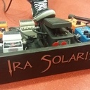 Sculpture et pedalboard en bois brûlé