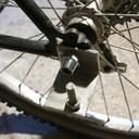 Attelage fixé sous l'attache rapide