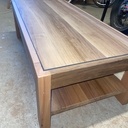 Table basse en merisier et chêne