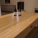 Table de dégustation de vin en chêne massif 3 tiroirs