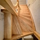 Escalier 1/4 en frêne olivier massif