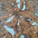 Table basse racine bois d'olivier et résine époxy