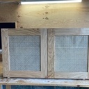 Petit meuble châtaigner et cannage