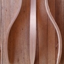 Table de chevet en Acacia rouge et pieds cintrés en Acajou