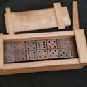 Boite dominos aux outils à main