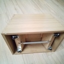 Marchepied à roulettes escamotables