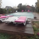 Terrasse de piscine en bois composite