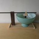 Lampe avec abat-jour en verre à l'envers...