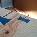 Table de chevet assortie au lit