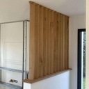 Claustra en chêne style "persienne"