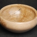 Un bol avec inclusion epoxy