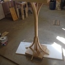 Table aux pieds courbes 2