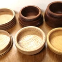 Boite avec couvercle fileté