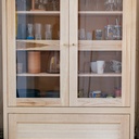 Le truc là, mais siiii, pour mettre de la vaisselle avec des portes.