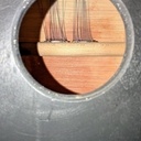 Cajon avec timbre de caisse claire