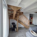 Escalier limon central et garde corps