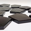 Sous-verres aimantés qui pavent le plan et récit d'un désastre