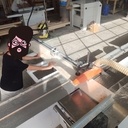 Étagère suspendue fabriquée par un enfant