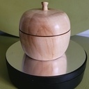 Petite boîte en bois échauffé