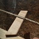 Cadre de scie sorti d'une bûche, sans machine