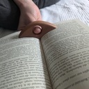 Une bague de lecture en pommier