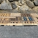 Abri de jardin en bois de palettes recyclées