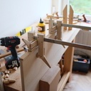 Bibliothèque en contreplaqué