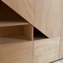 Bibliothèque-escalier vers mezzanine