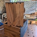 Bibliothèque chêne ébonisé et meurisier