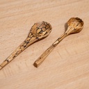 Des cuillères à taches