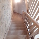 Escalier un quart tournant en chêne sans contremarches