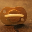 Tétine en bois