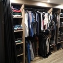 Réalisation d'un dressing grand sur mesure avec habillage mural