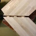 Etagère d'angle en hêtre lamellé-collé